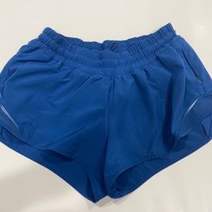 Lululemon hotty hot high rise lined short 2.5”